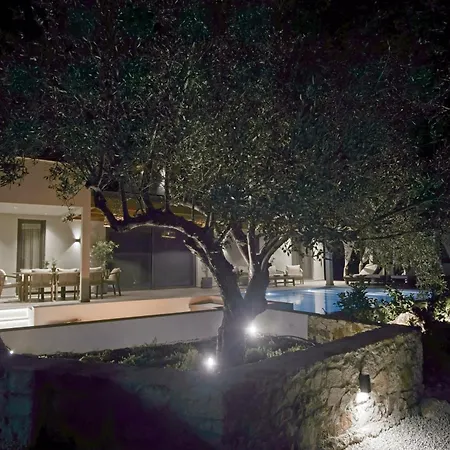 Mourelo Luxury In Chania With Private Pool Jacuzzi ヴィラ