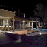 Mourelo Luxury In Chania With Private Pool Jacuzzi فيلة