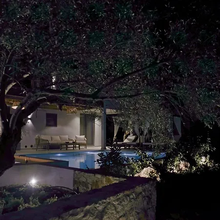 Mourelo Luxury In Chania With Private Pool Jacuzzi Βίλα Χανιά